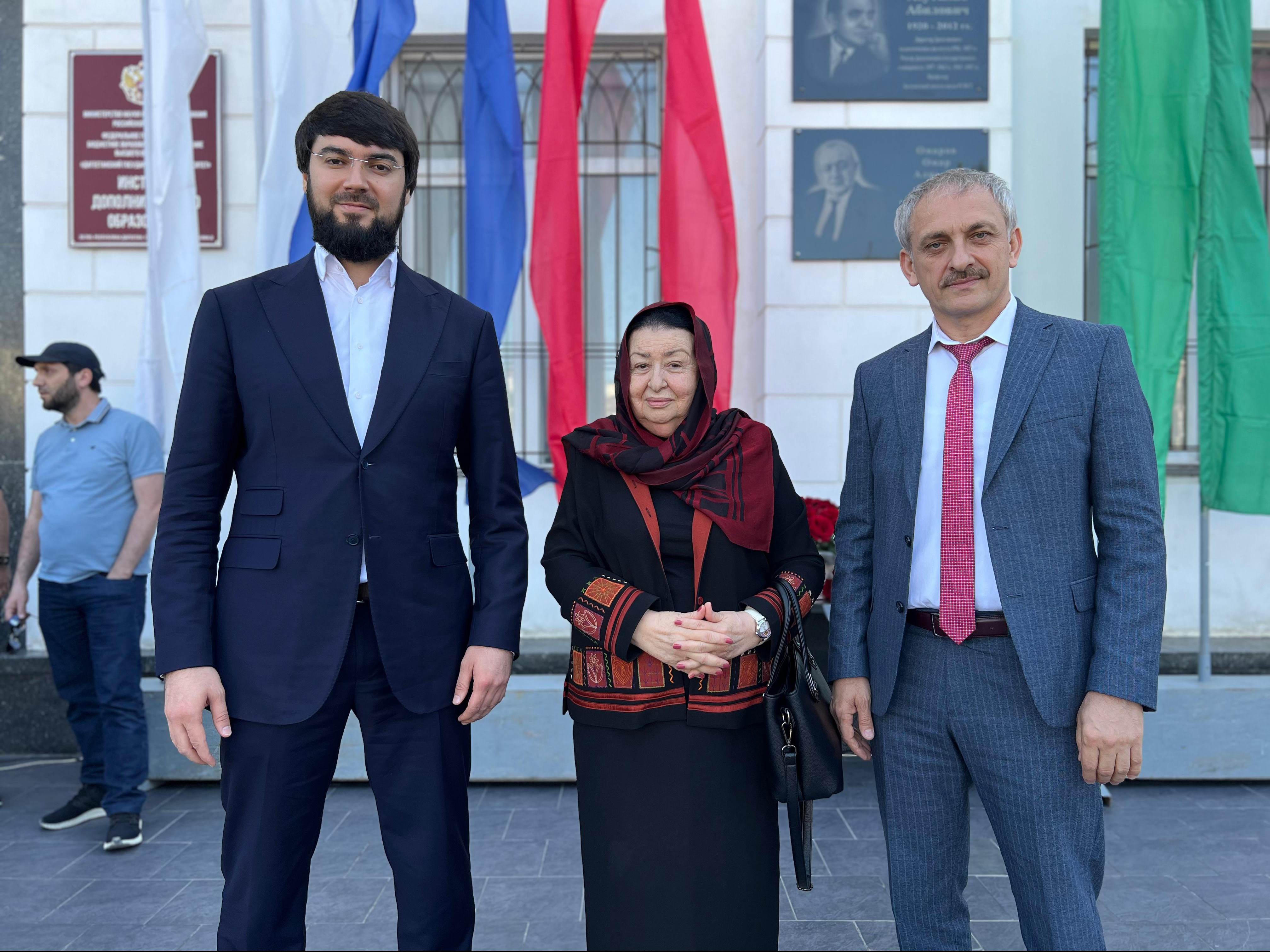 Энрик Муслимов принял участие в открытии мемориальной плиты российскому ученому Омару Омарову