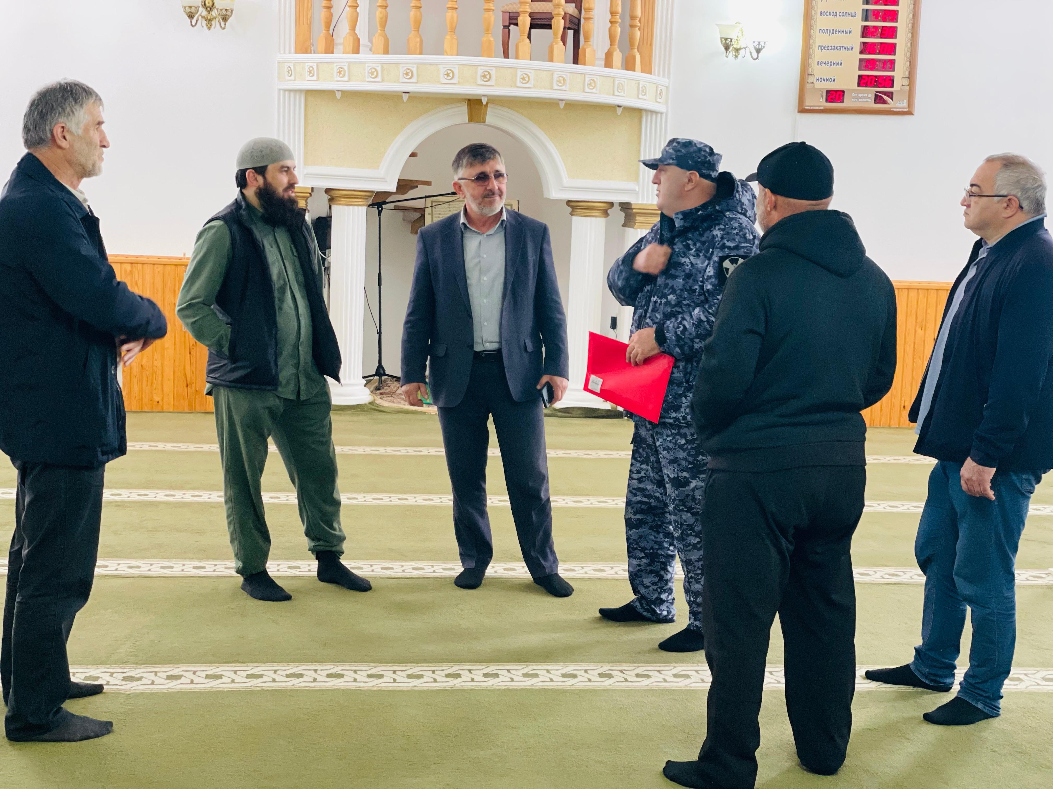 В с. Тухчар Новолакского района провели обследование религиозного объекта в рамках антитеррористической защиты