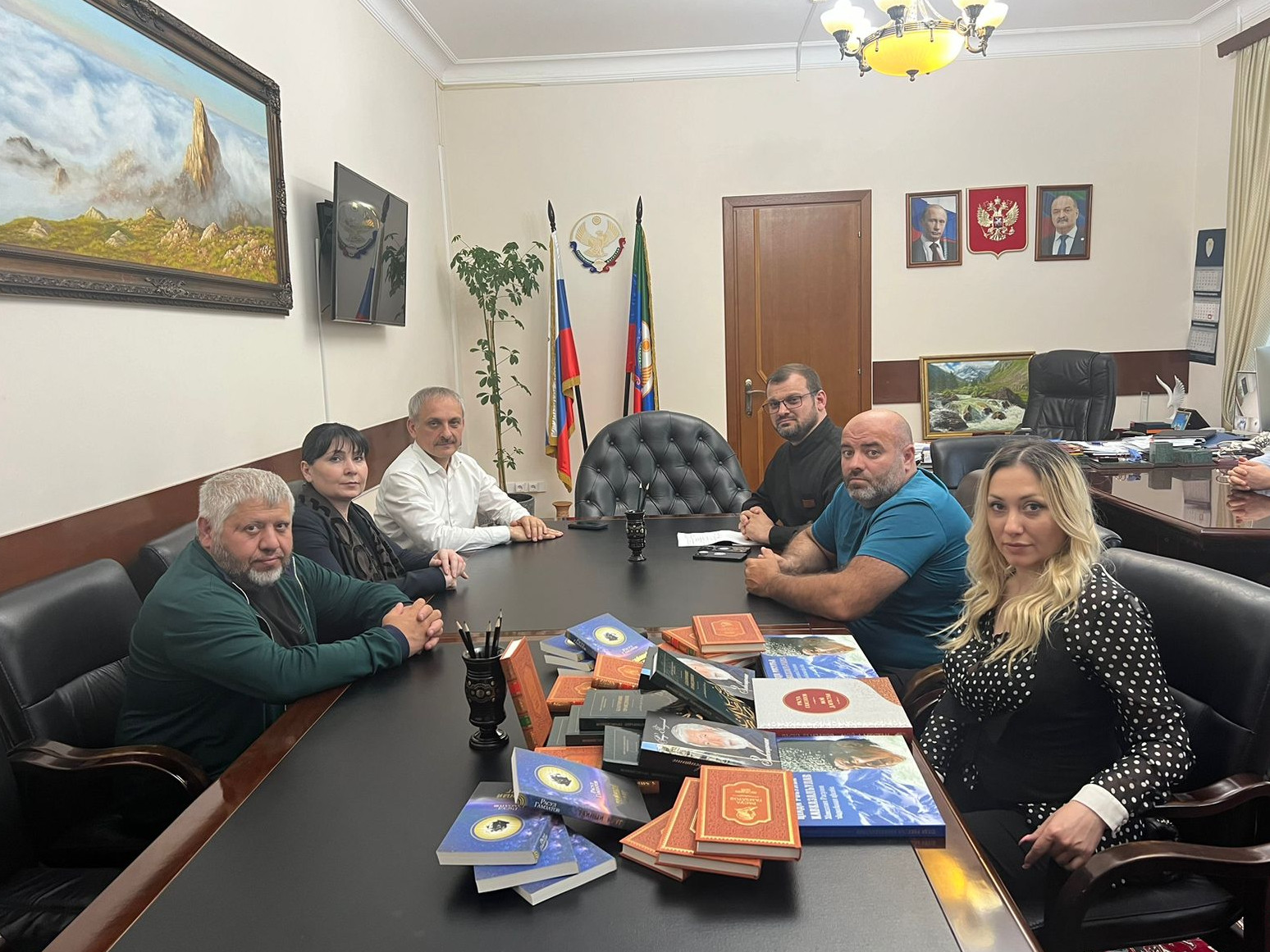 В Миннаце РД обсудили гуманитарную миссию в зону СВО