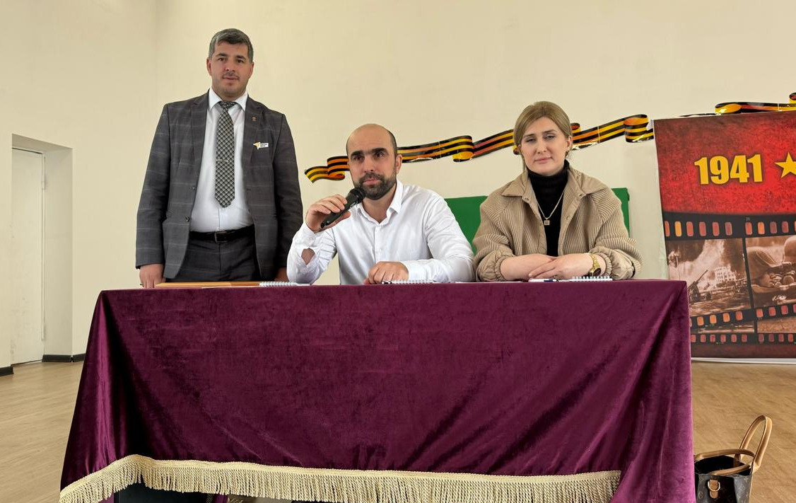 В ГБОУ РД «Республиканский физико-математический лицей-интернат»      г. Махачкала прошла встреча, посвященная профилактике наркомании.