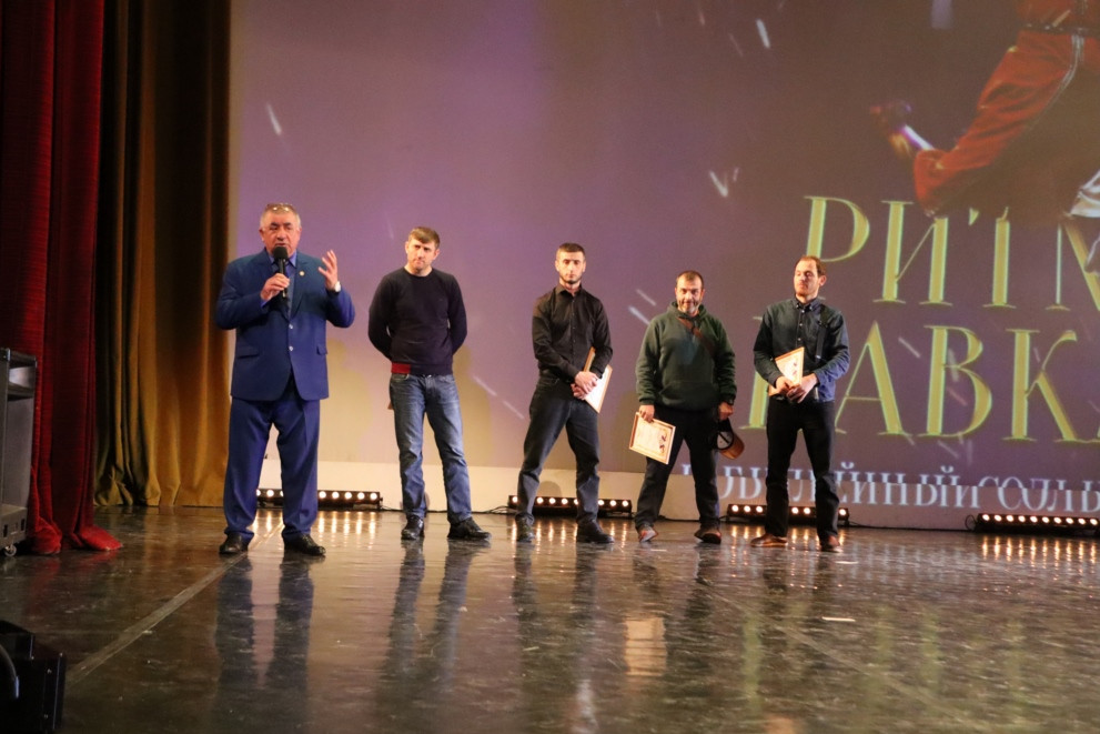 В Санкт-Петербурге дагестанцам, спасавшим пассажиров утонувшего автобуса, вручили грамоты