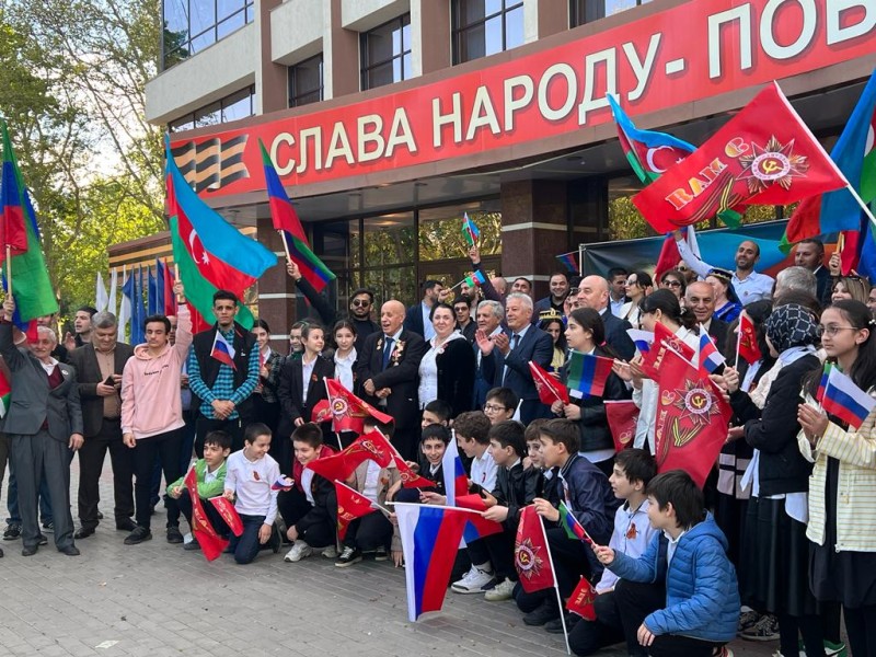 Иностранные студенты приняли участие в мероприятии, посвященном 100-летию со дня рождения советского государственного и политического деятеля Гейдара Алиева