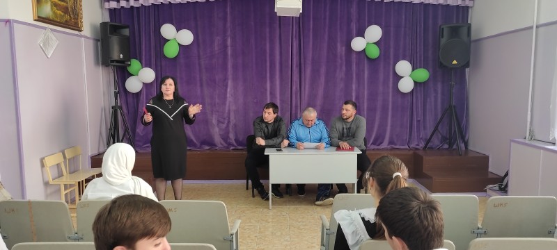 В Республиканском казачьем центре прошла беседа с учащимися СОШ №5