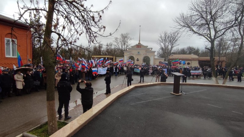 В Кизляре прошла акция под лозунгом «Zа мир без нацизма! Zа Россию! Zа президента!»