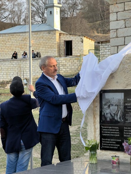 Энрик Муслимов принял участие в открытии памятника участнику СВО