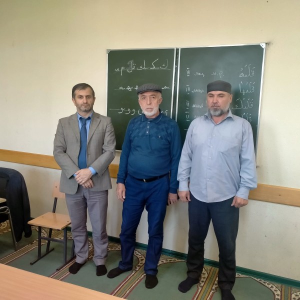 Сотрудник Миннаца РД встретился с учащимися и преподавателями духовных образовательный организаций