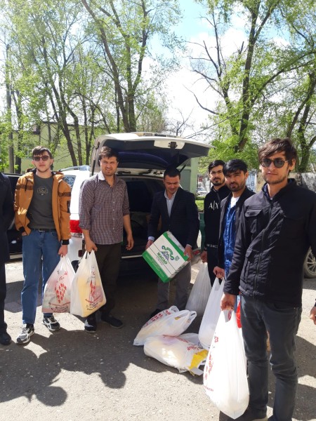 Миннац Дагестана и БФ «Чистое сердце» оказали продуктовую помощь иностранным студентам вузов РД