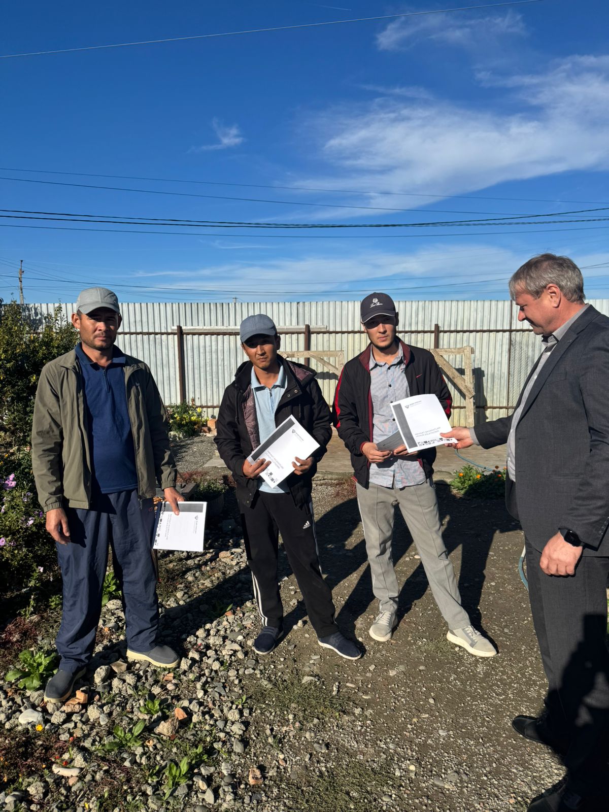 10 гражданам из Центральной Азии и других стран объяснили правила пребывания в России