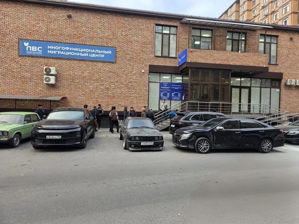 25 иностранных граждан, работающих в Дагестане, узнали о правилах пребывания на территории России