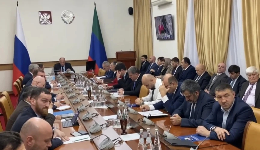 Одно из главных событий этого года: «Прямая линия» главы Дагестана Сергея Меликова проходит в эти минуты