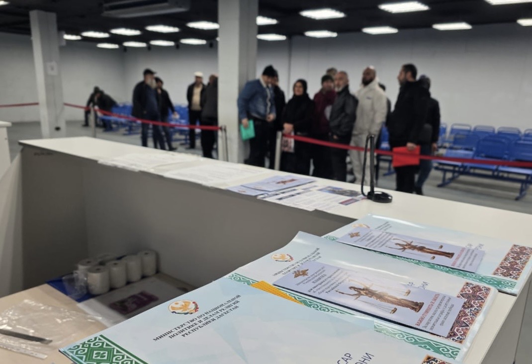 50 гражданам Центральной Азии и других стран, работающим в Дагестане, объяснили правила пребывания на территории России