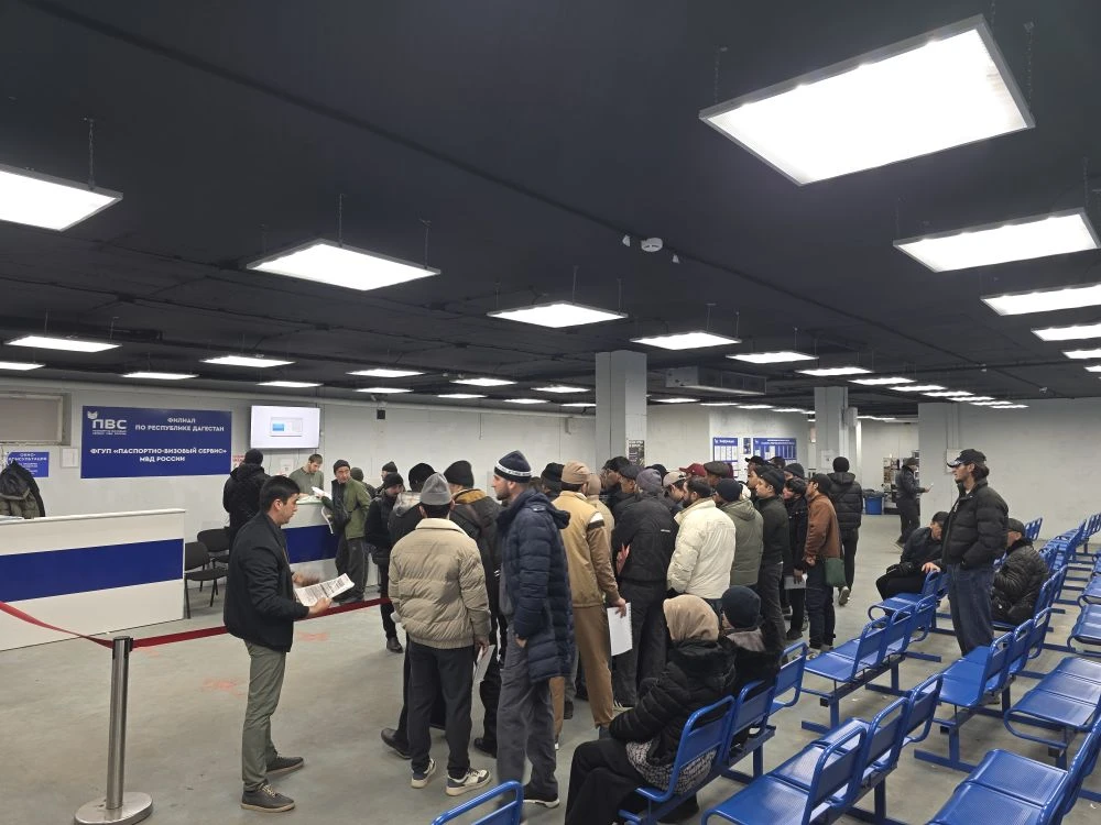 В Махачкале 170 иностранным работникам разъяснили правила пребывания в России