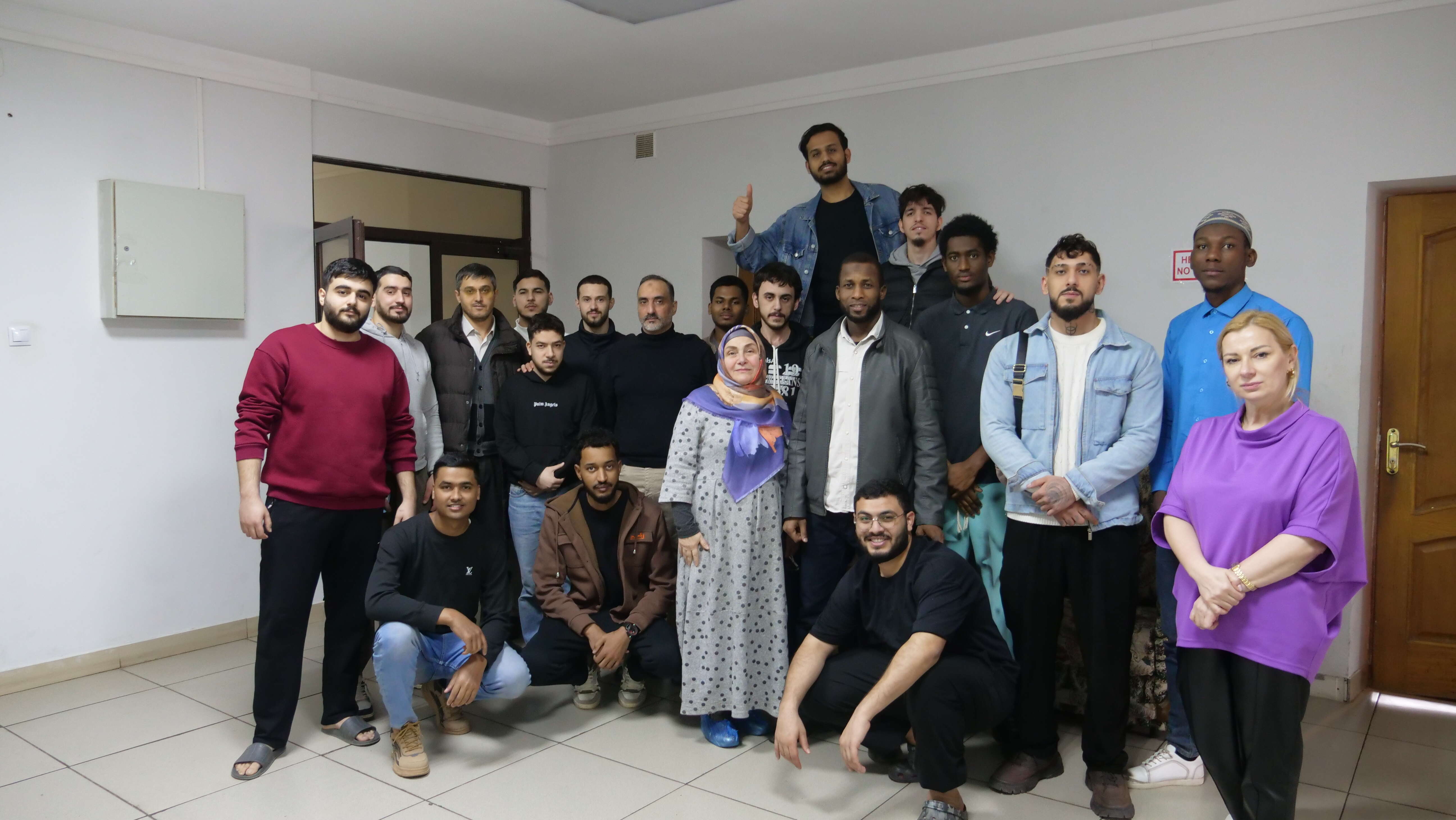 Условия проживания и беседа о главном. Сотрудники Миннаца Дагестана встретились с иностранными студентами ДГУ