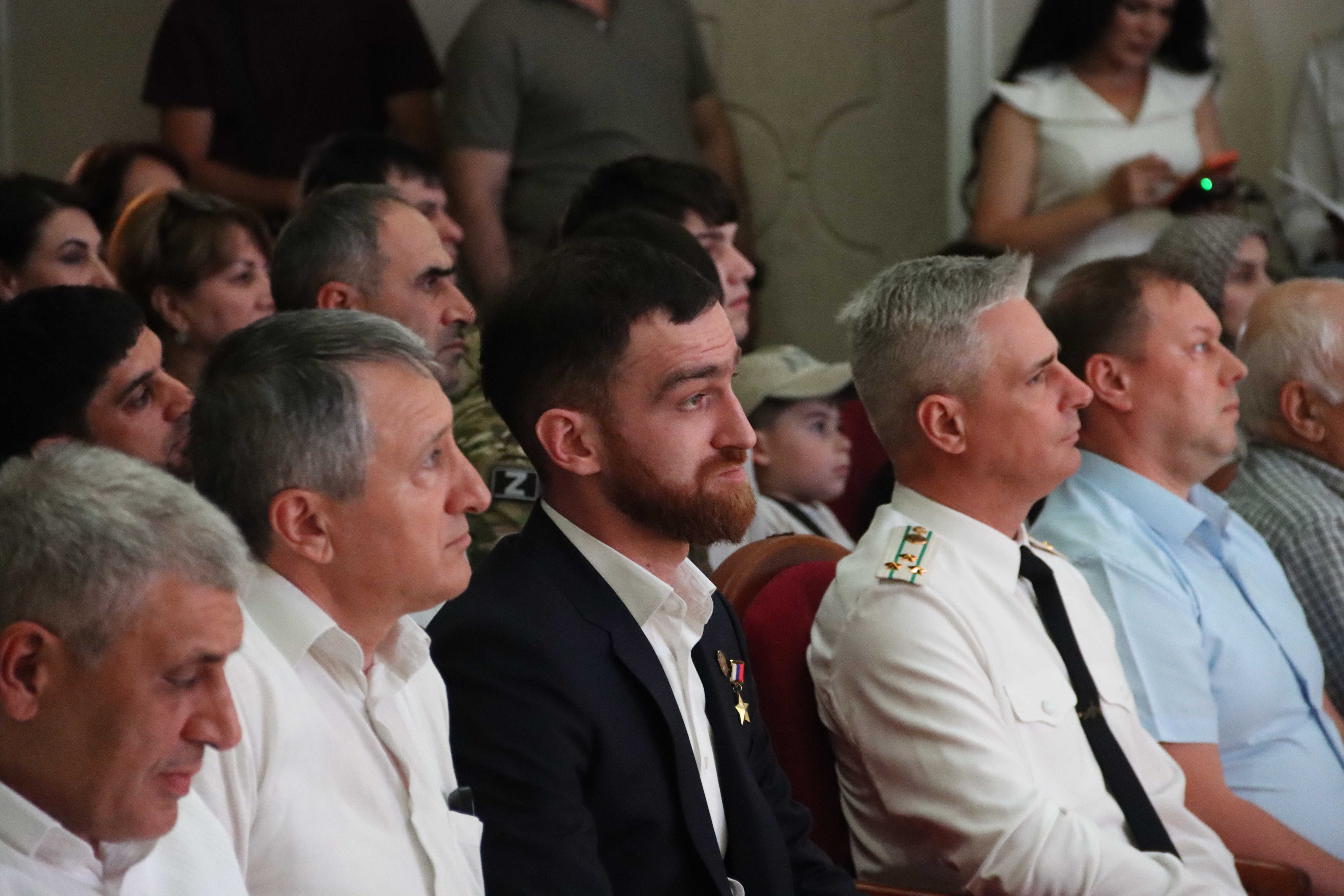 Темирлан Абуталимов принял участие в торжественном мероприятии, посвященном 30-летию со дня образования отряда пограничного контроля «Дагестан»