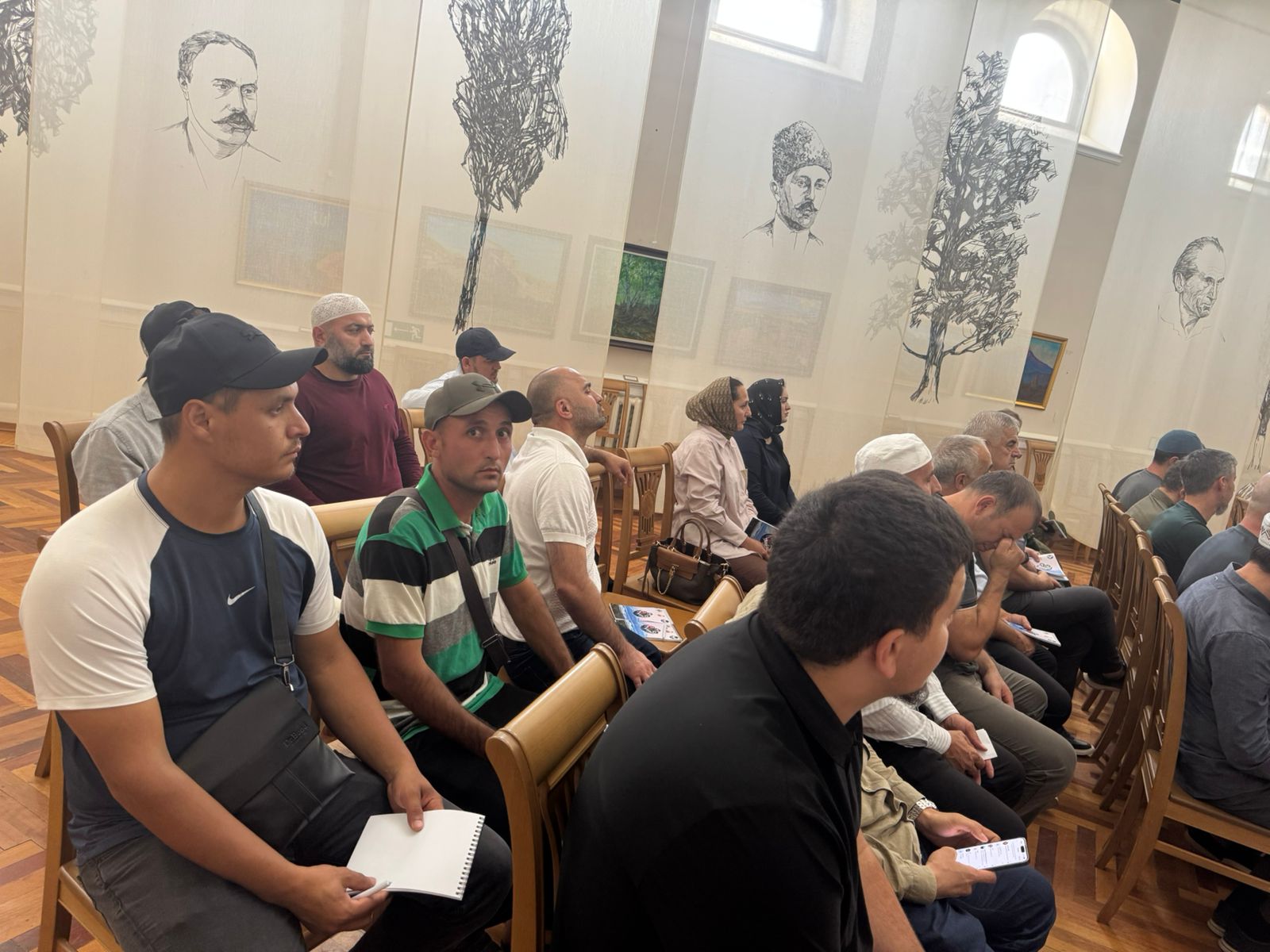 Представитель Миннац РД провел встречу с иностранными гражданами