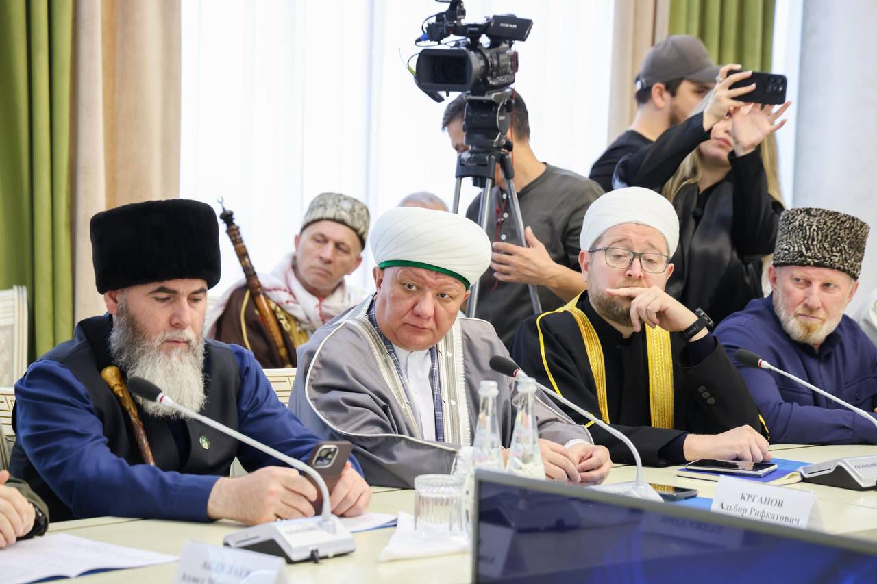 Сергей Меликов провел заседание Совета по межнациональным и межконфессиональным отношениям