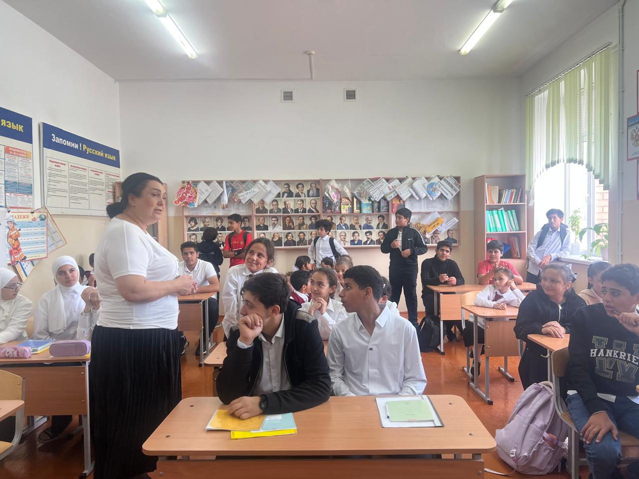 Министерство по национальной политике РД организовало встречу с палестинскими школьниками в Гамияхской СОШ Новолакского района