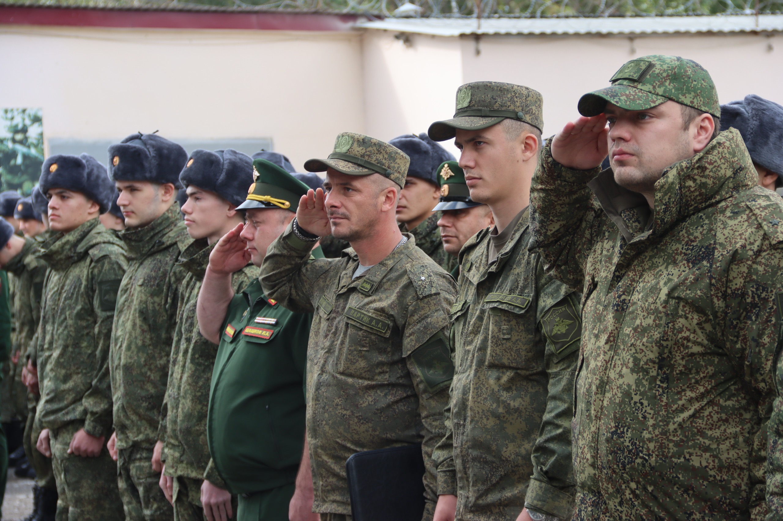 Порядка 100 призывников из Дагестана отправлены на срочную службу в разные уголки страны
