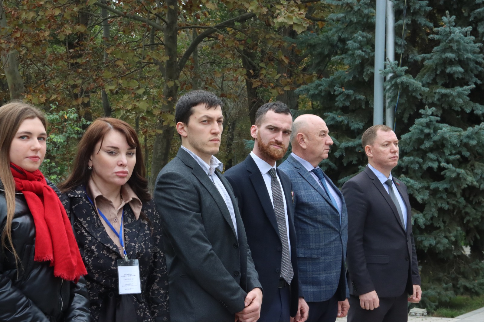 Вечная память героям… Женщины-соотечественницы возложили цветы к памятнику Воину-освободителю