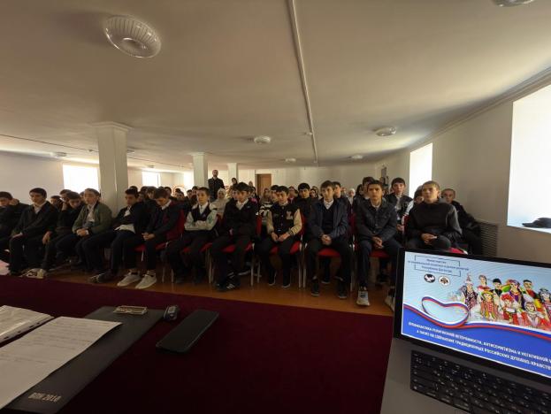 Миннац Дагестана: образовательные встречи со школьниками прошли в Ботлихском, Гумбетовском, Карабудахкентском, Лакском и Чародинском районах и Южно-Сухокумске