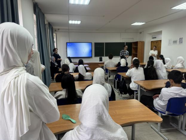 Миннац Дагестана: образовательные встречи со школьниками прошли в Ботлихском, Гумбетовском, Карабудахкентском, Лакском и Чародинском районах и Южно-Сухокумске