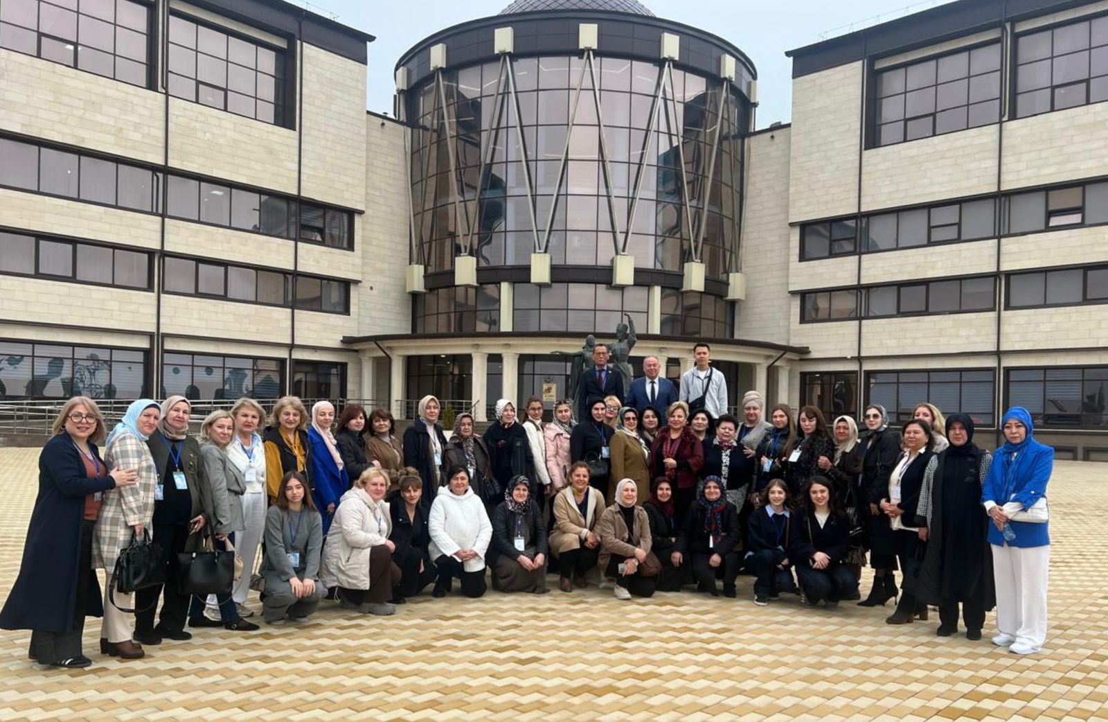 Знакомство с культурным наследием Дагестана. Экскурсия для соотечественниц из-за рубежа прошла в Махачкале