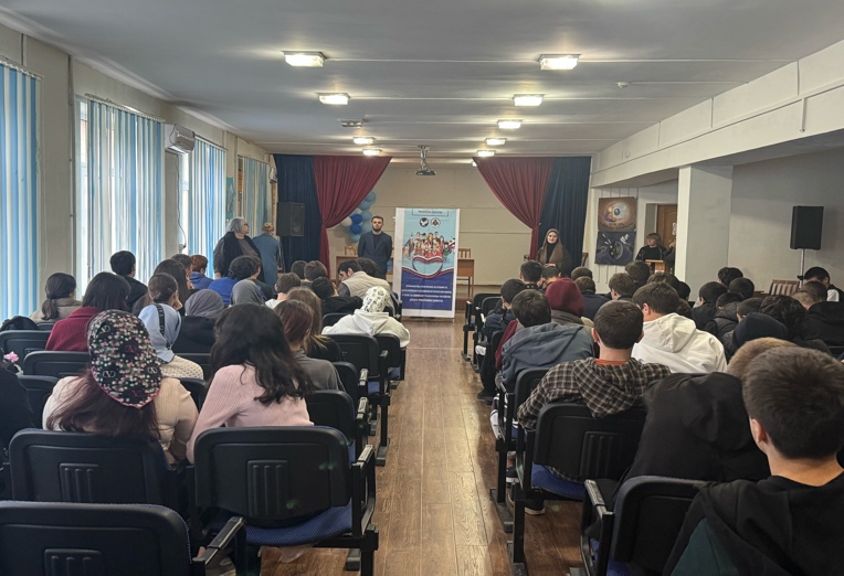 Миннац Дагестана: беседы со школьниками по профилактике религиозной нетерпимости и сохранению традиционных ценностей прошли сразу в нескольких городах и районах республики