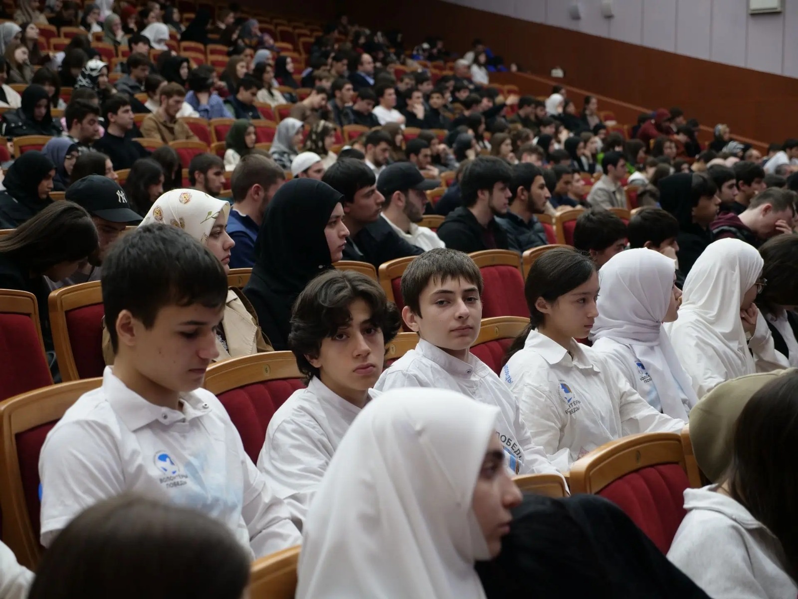 «Религия и мир». В Махачкале ведущие спикеры обсудили профилактику терроризма в молодежной среде