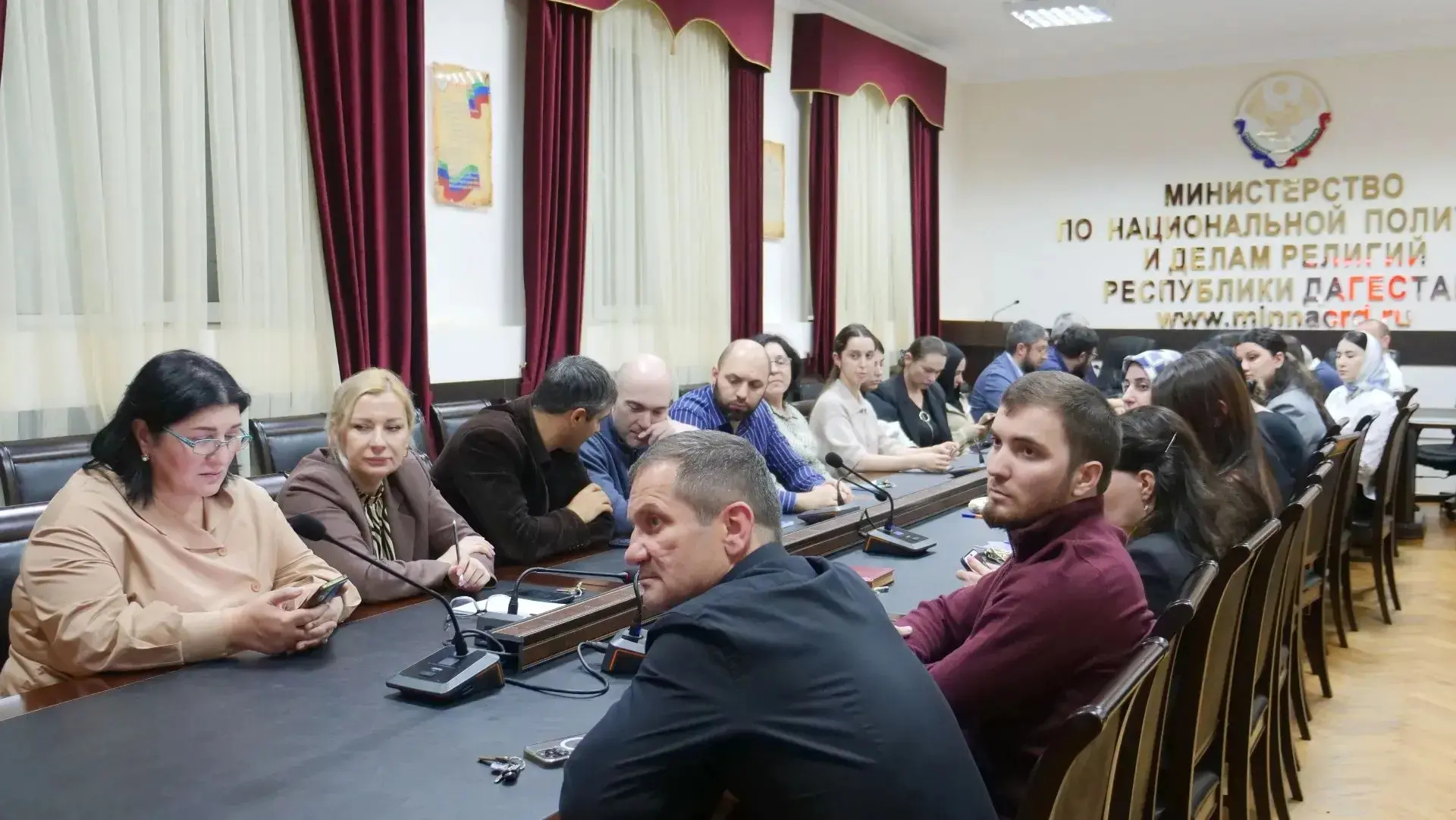 Одно из главных событий этого года: «Прямая линия» главы Дагестана Сергея Меликова проходит в эти минуты