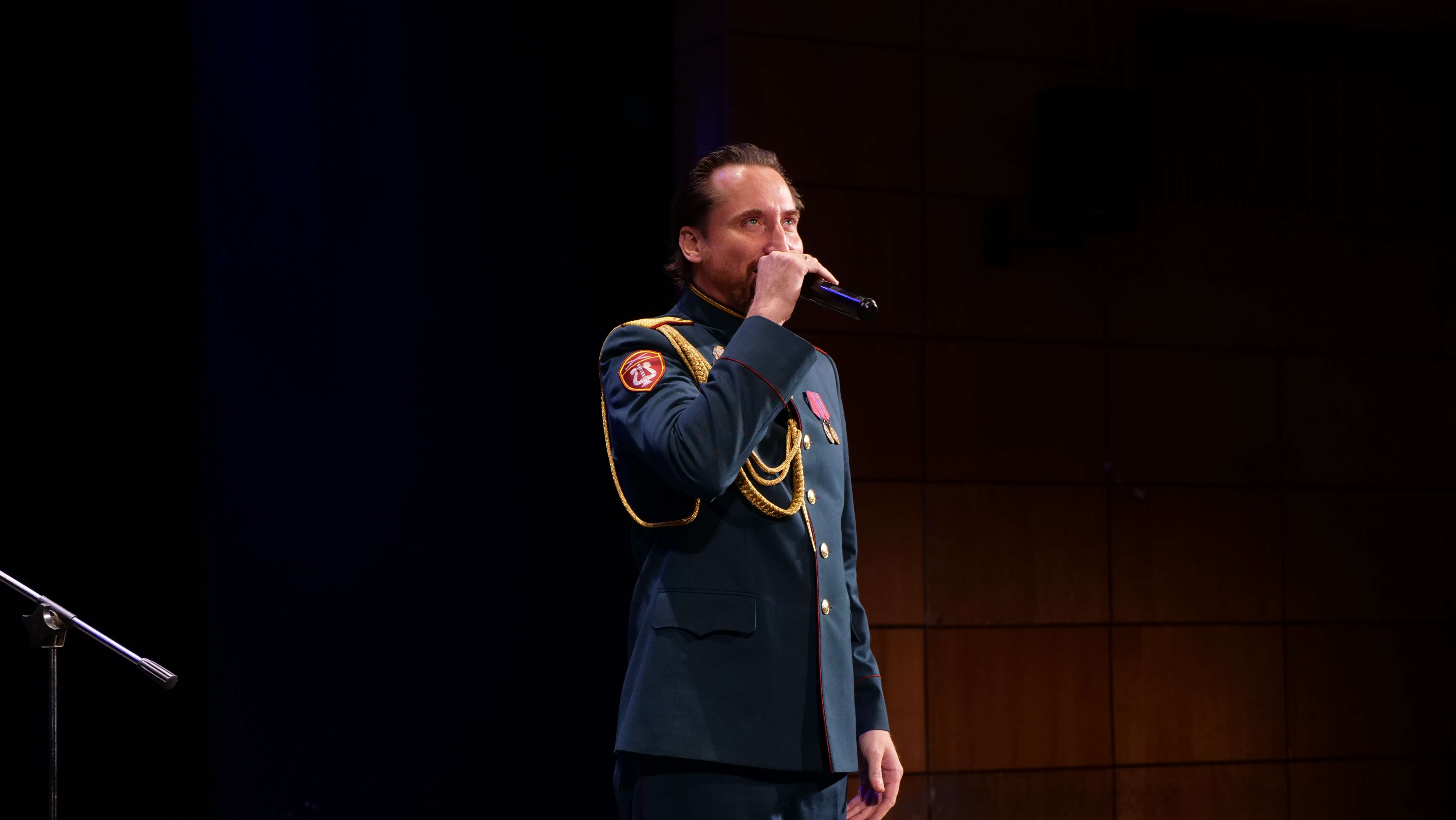 Темирлан Абуталимов поздравил сотрудников Республиканского центра русского языка и культуры с 10-летним юбилеем