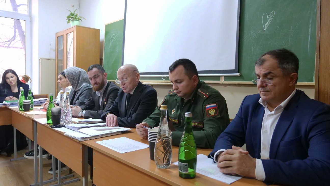 Темирлан Абуталимов принял участие в защите магистерских диссертаций в ДГУ