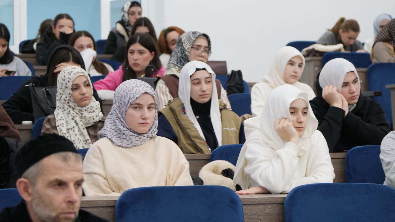 Международная конференция, посвященная видным духовным деятелям Ирана XX века Абдулкадыру и Ибрагиму Дагестани, прошла в Махачкале