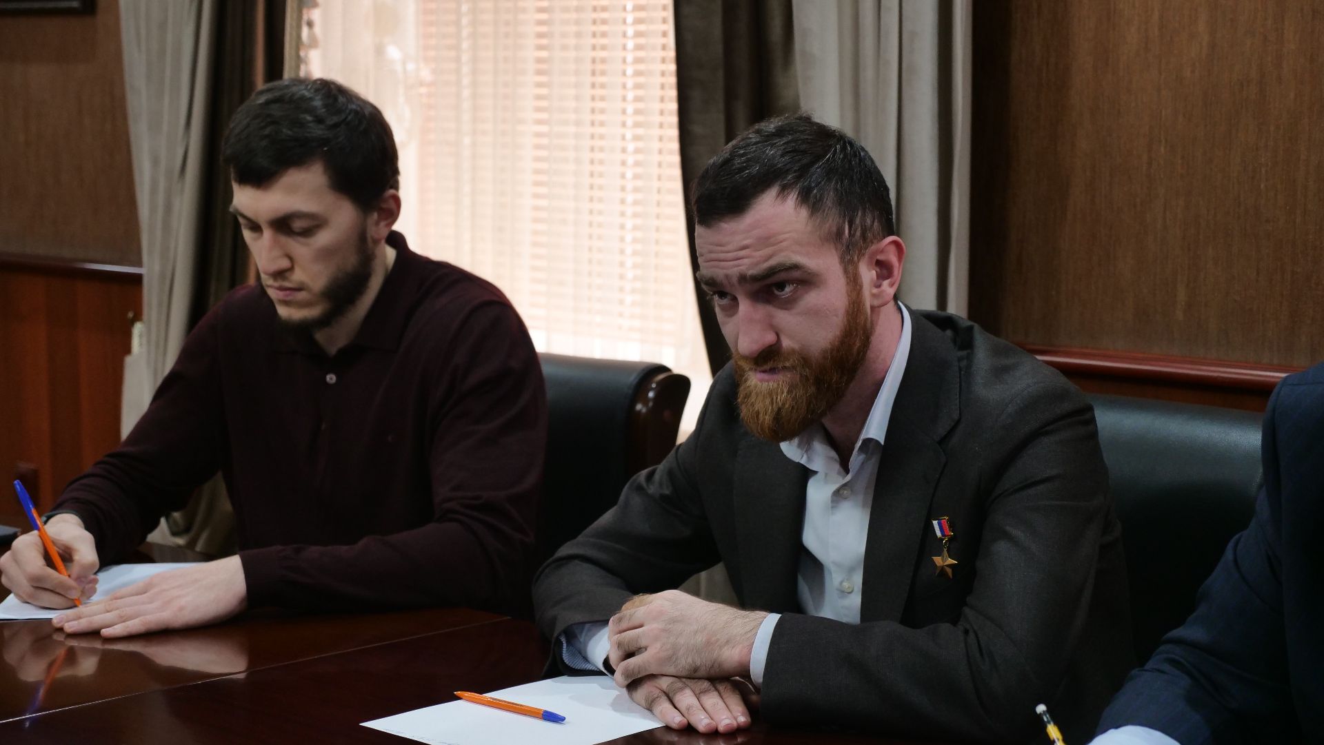 Темирлан Абуталимов выслушал обращения жителей Казбековского района