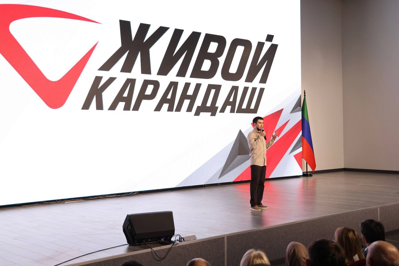 Темирлан Абуталимов посетил выставку «ВОВеки СВОи»