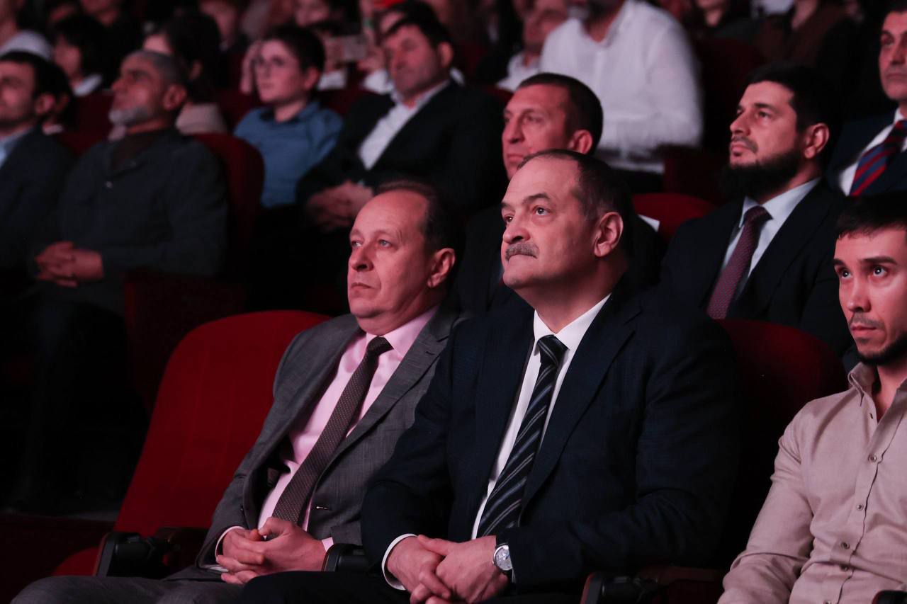 Темирлан Абуталимов посетил выставку «ВОВеки СВОи»