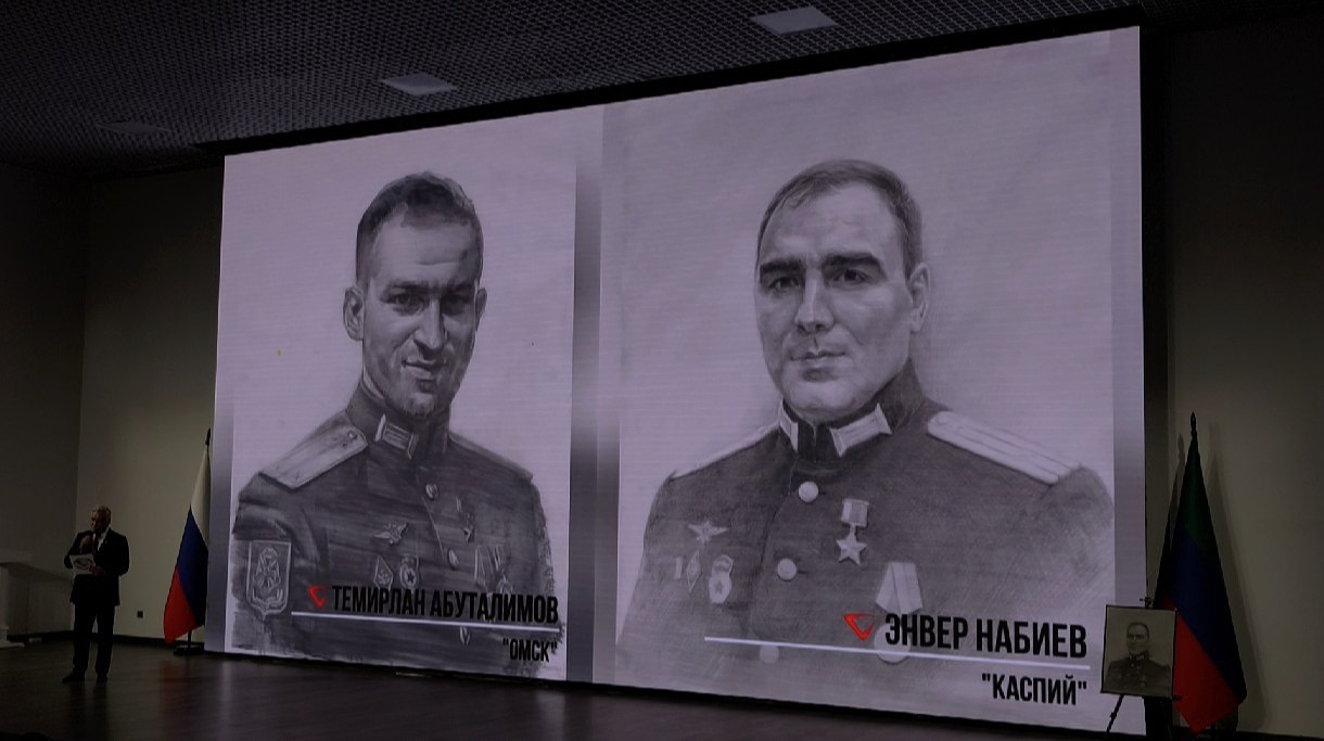 Темирлан Абуталимов посетил выставку «ВОВеки СВОи»