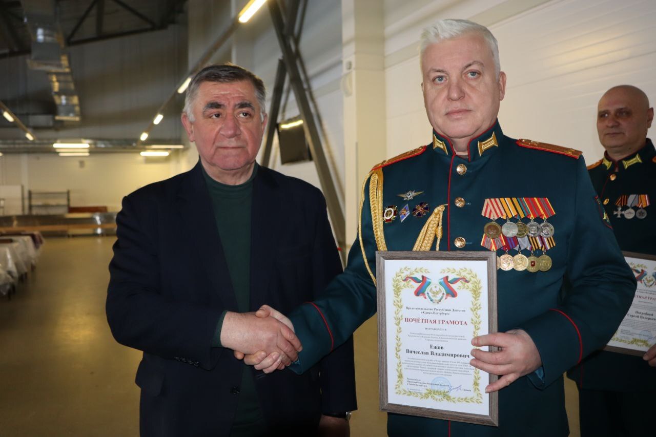 Делегация представительства Дагестана в Санкт-Петербурге посетила церемонию принятия военной присяги