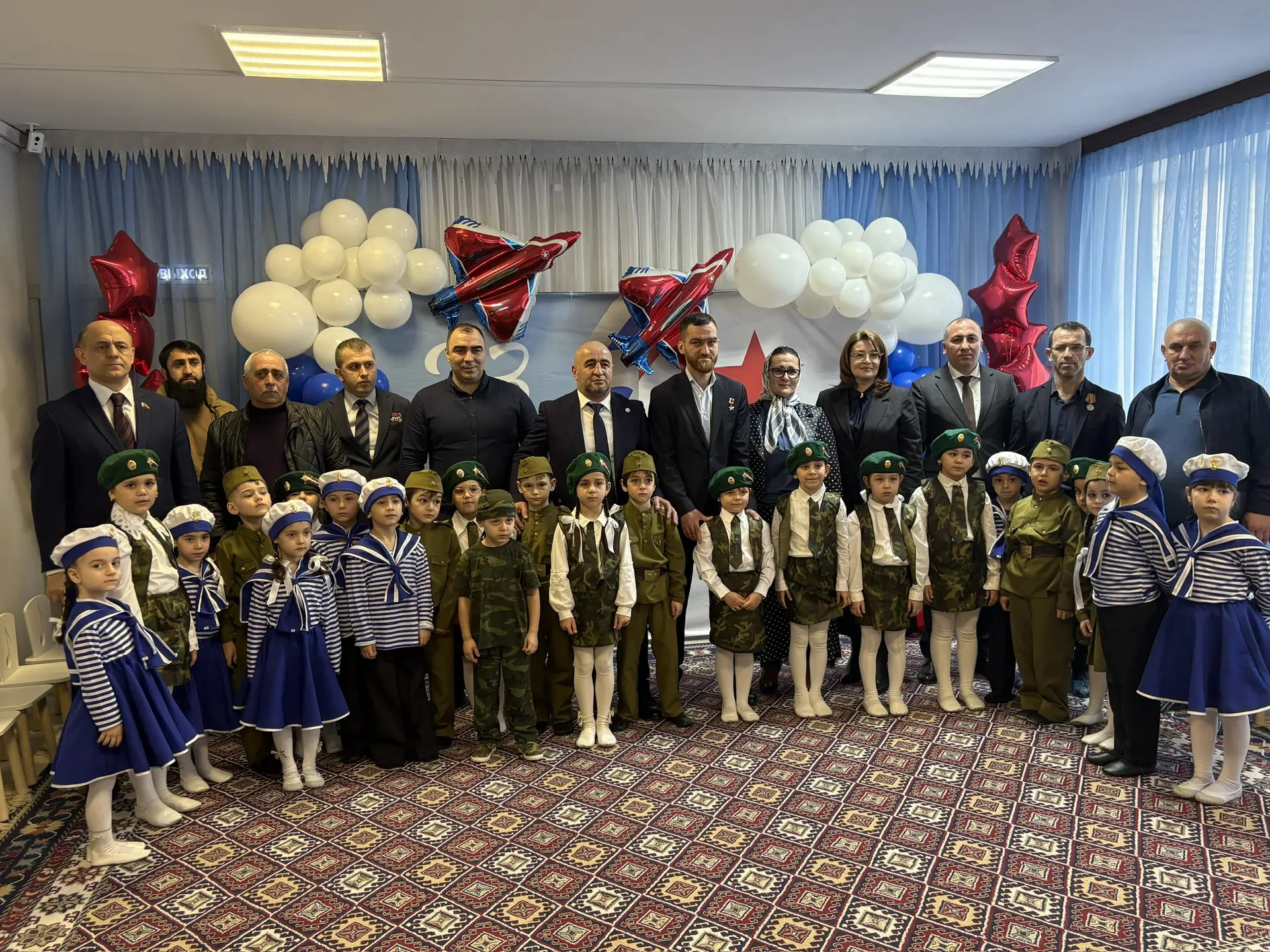 Дань памяти участникам СВО и разговор с молодежью. Темирлан Абуталимов посетил Дагестанские Огни