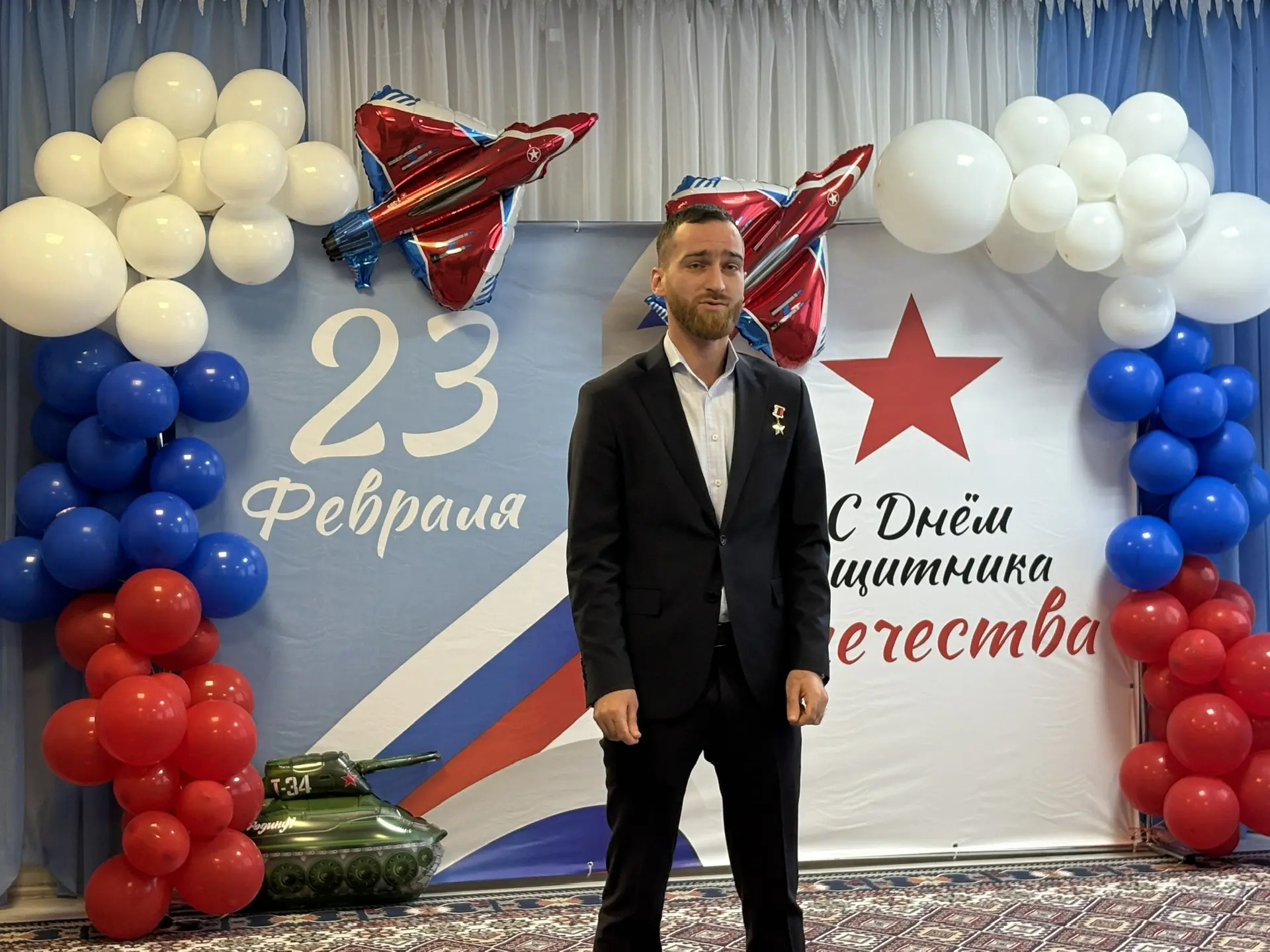 Дань памяти участникам СВО и разговор с молодежью. Темирлан Абуталимов посетил Дагестанские Огни