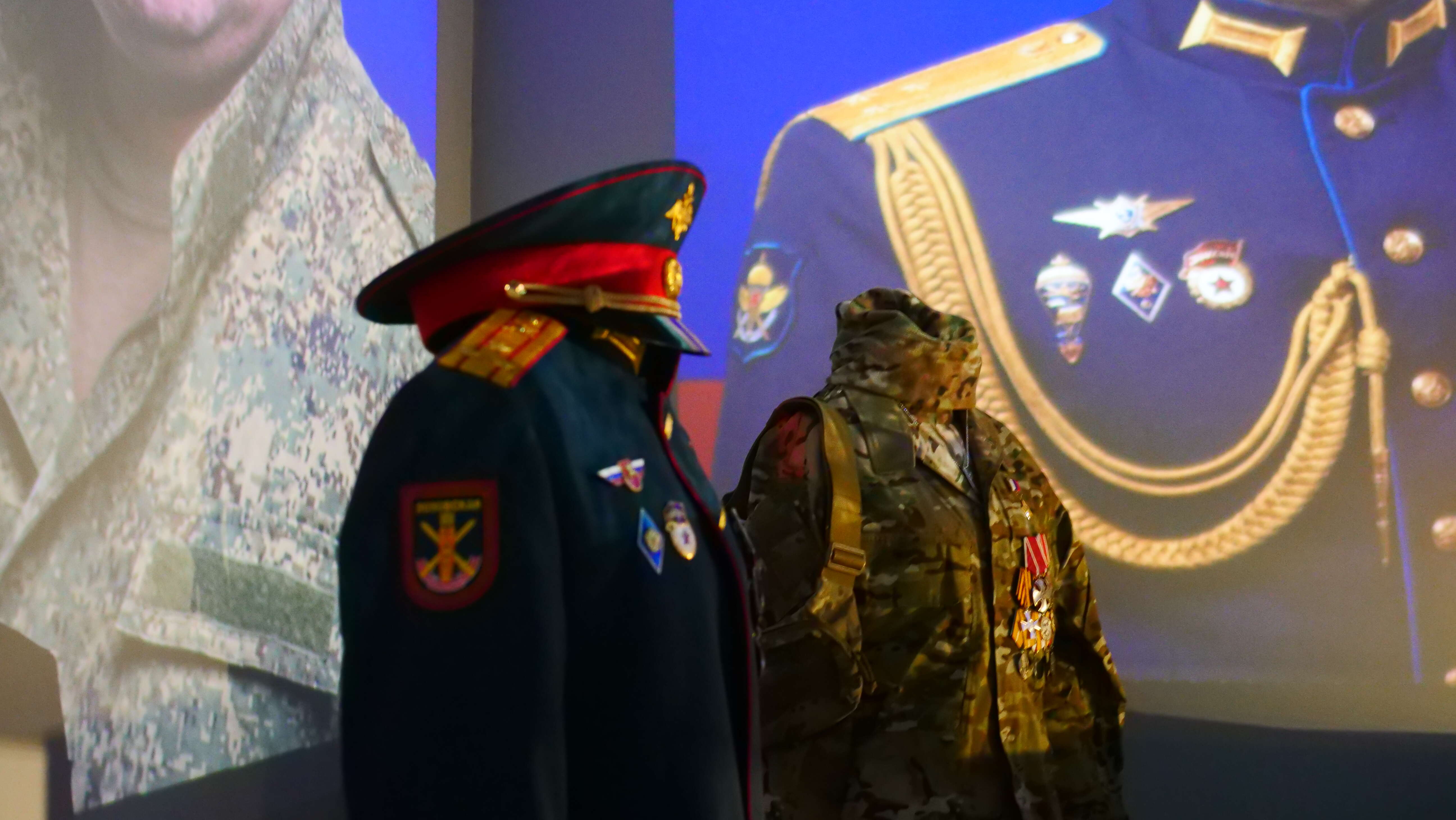 Коллектив Миннаца Дагестана посетил патриотическую мультимедийную выставку «Поколение героев»