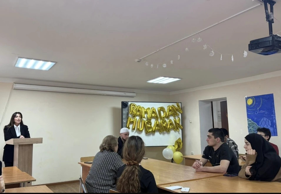 Как противостоять экстремизму? Беседу со студентами ДГПУ провели сотрудники Миннаца Дагестана