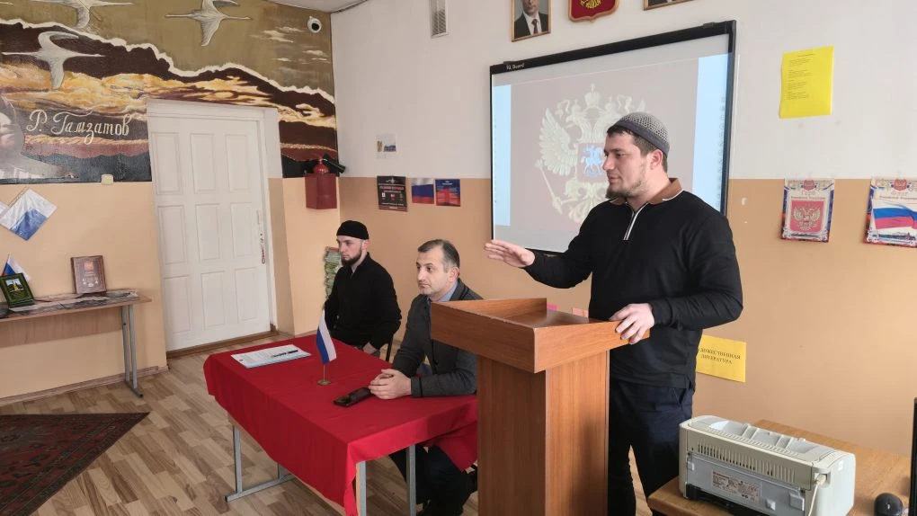 Служение Родине — честь и призвание: в Махачкале прошла встреча с кадетами