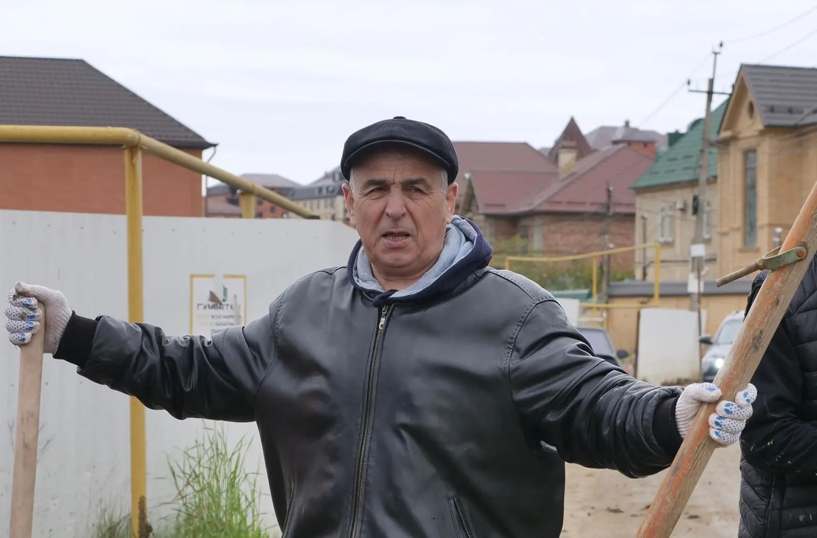 Наш вклад в дело чистоты! Коллектив Министерства по национальной политике и делам религий РД принял участие в масштабном субботнике