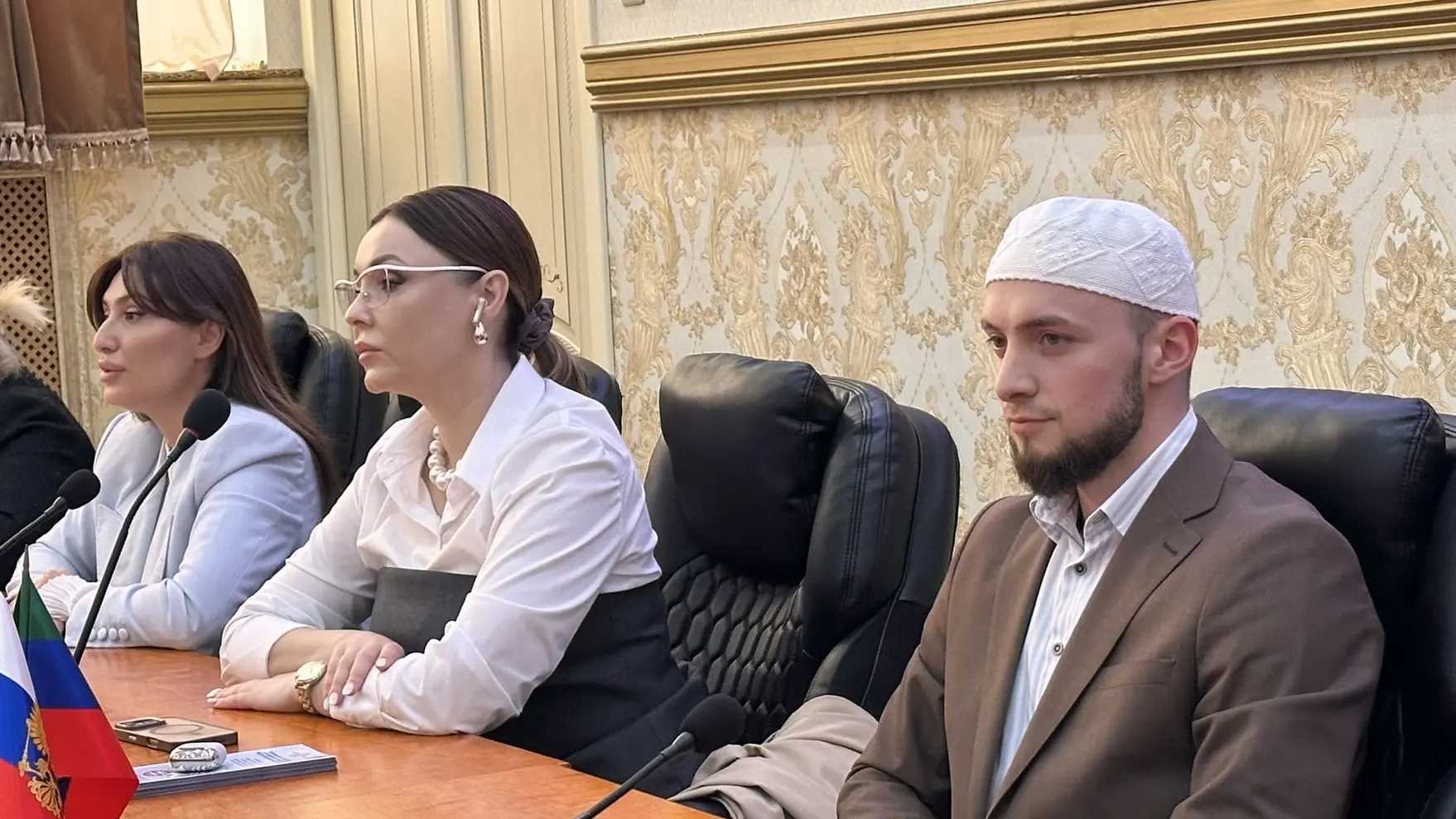 Миннац Дагестана усиливает работу с молодёжью и иностранными студентами по противодействию экстремизму и укреплению традиционных ценностей