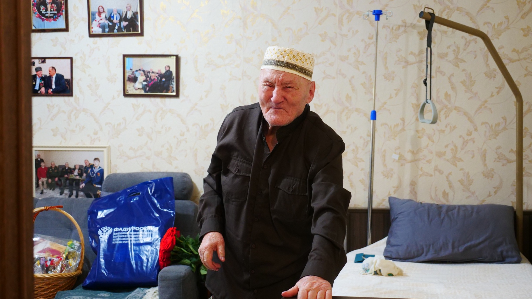 Темирлан Абуталимов и Олег Фомченков-Бровко навестили ветерана Великой Отечественной войны Мусу Багаудинова