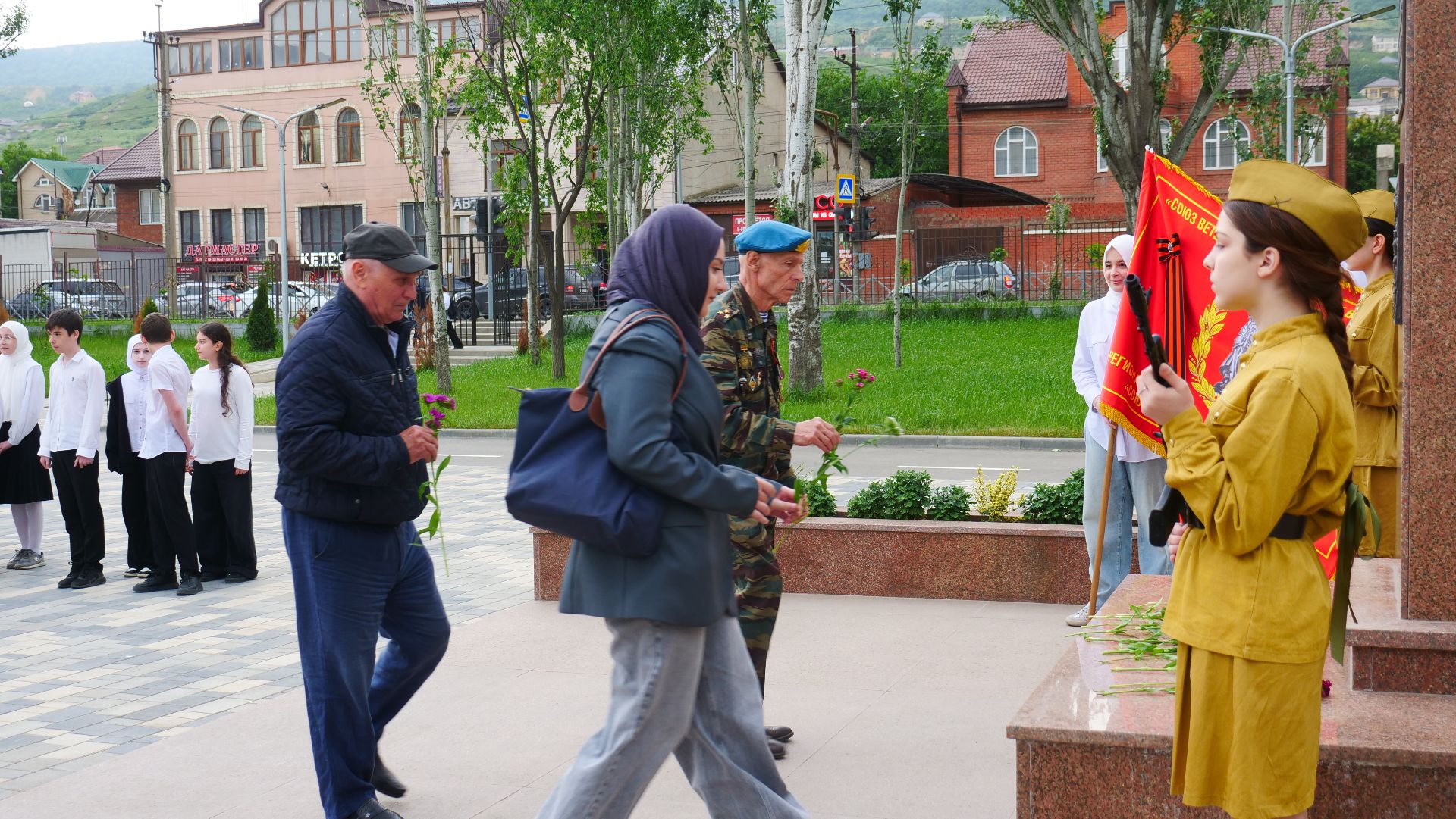 В Махачкале почтили память Героя России Абдулхакима Исмаилова