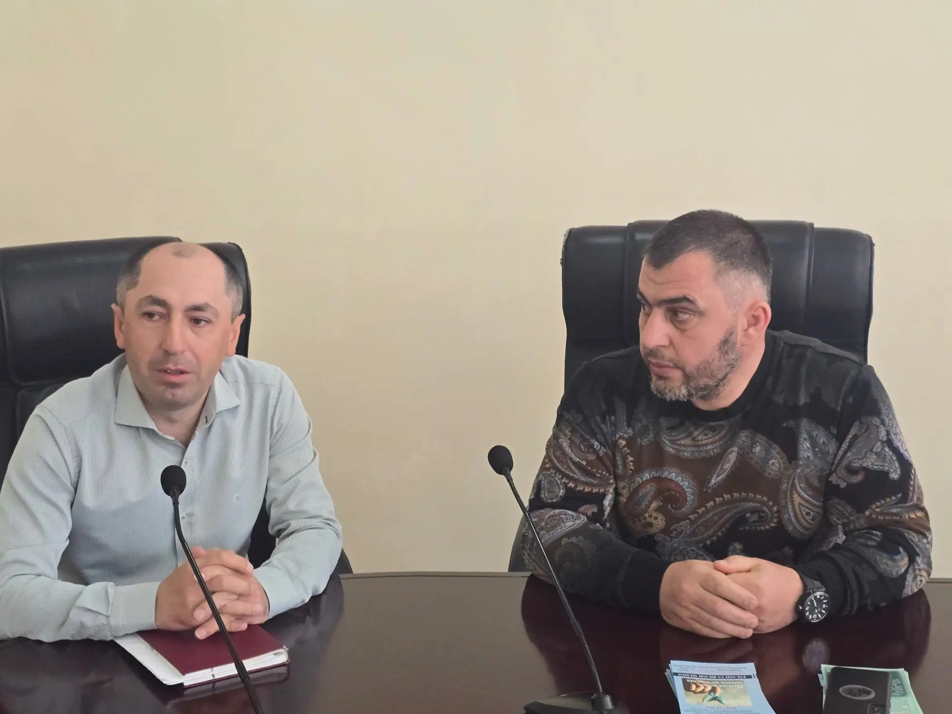 В 3-х районах Дагестана прошли разъяснительные встречи с иностранными гражданами по вопросам миграционного законодательства