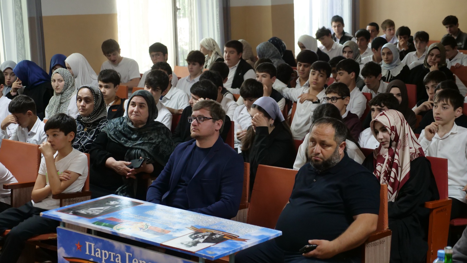 В Дагестане школьникам рассказали об экстремизме, способах вербовки молодежи и профилактике наркопреступлений