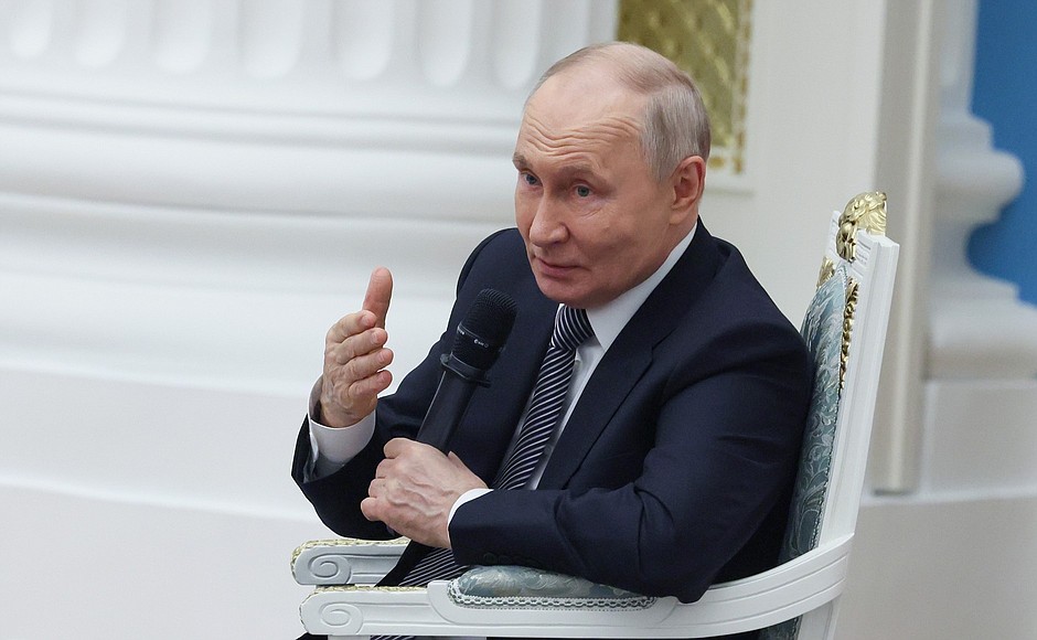 Темирлан Абуталимов принял участие во встрече президента России с выпускниками первого потока образовательной программы «Время героев»