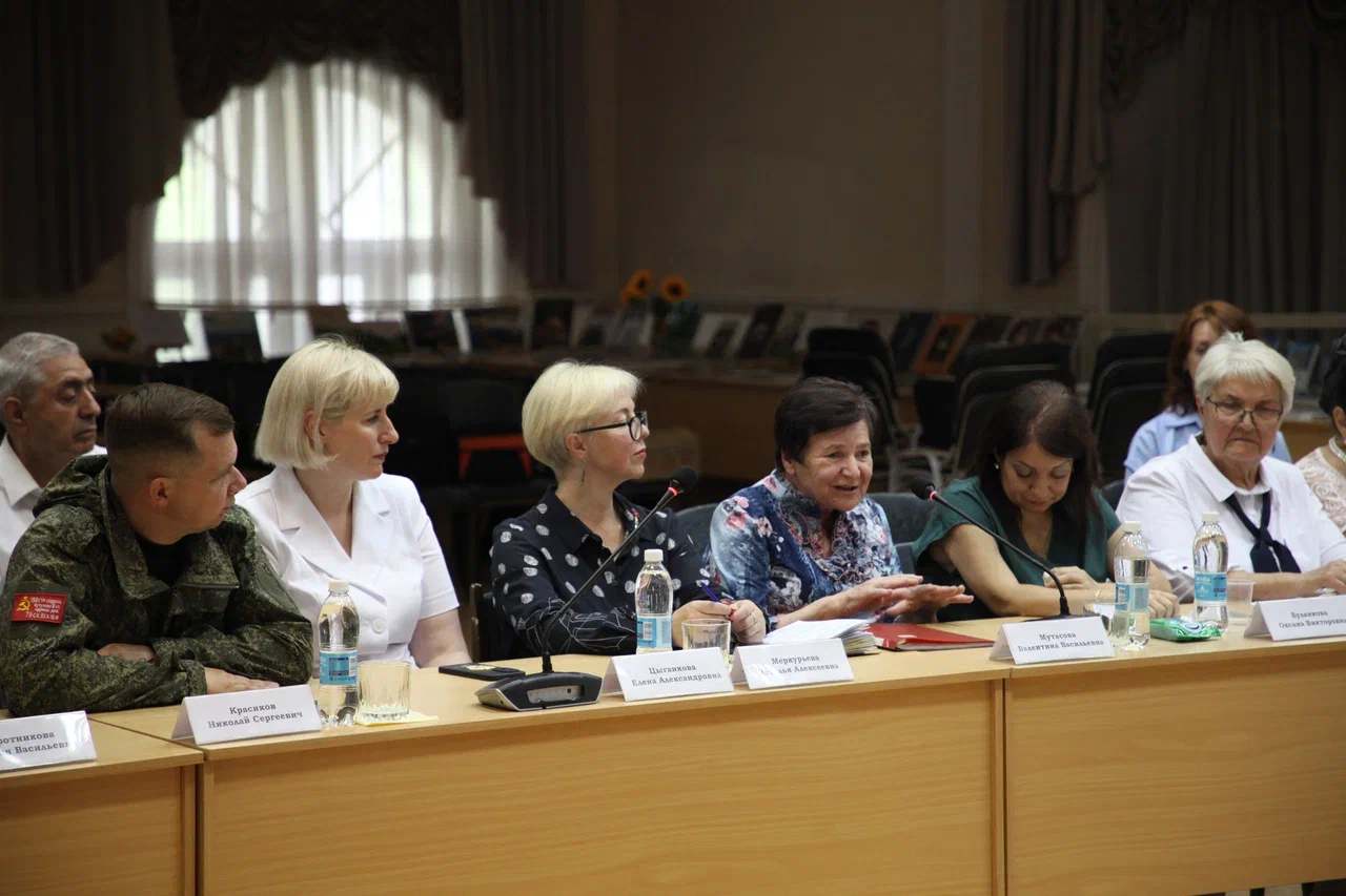 Традиционные ценности как сила единства. В Орле прошёл межнациональный круглый стол